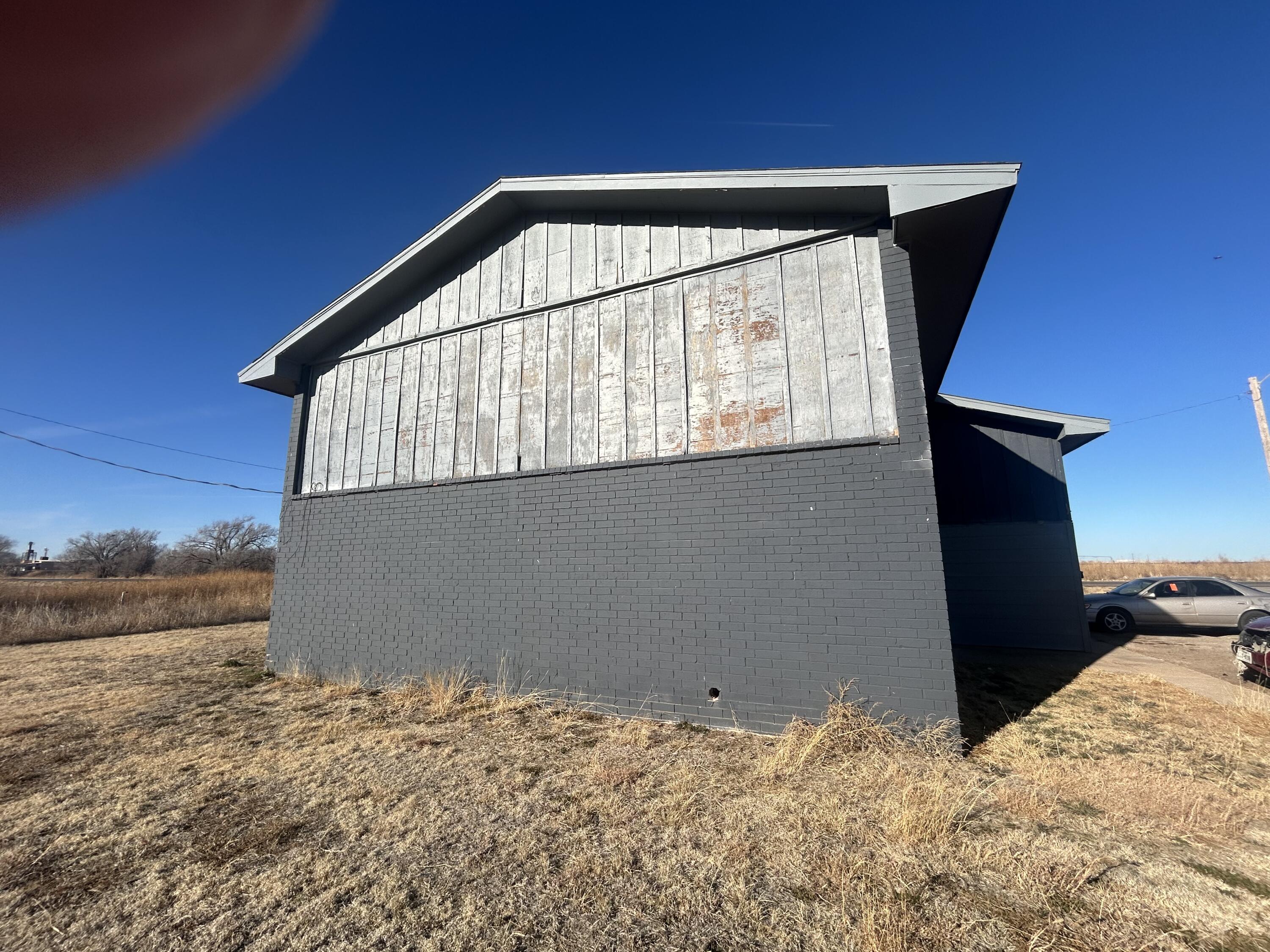 100 Pecos Place Plainview, TX 79072 - Photo 4 of 32