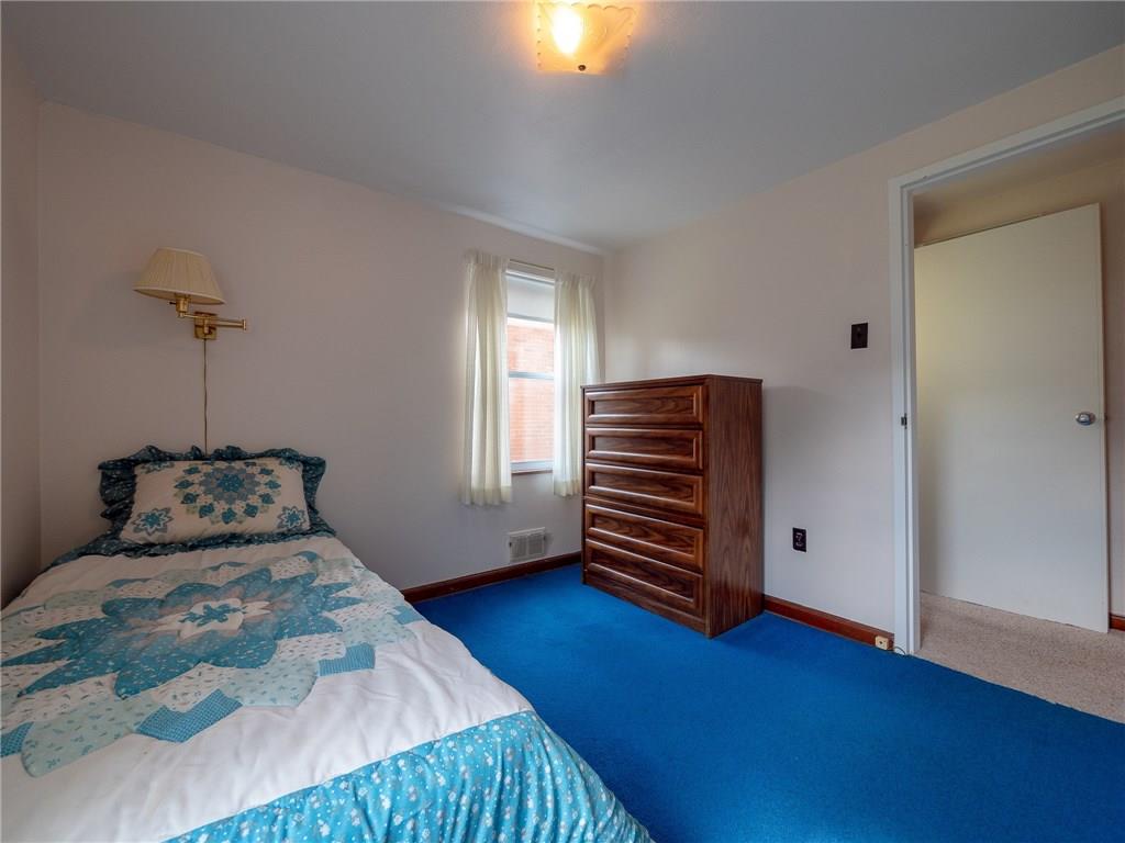 516 Loretto Road Pittsburgh, PA 15217 - Photo 18 of 25 Second bedroom