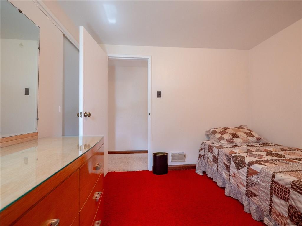 516 Loretto Road Pittsburgh, PA 15217 - Photo 19 of 25 Third bedroom