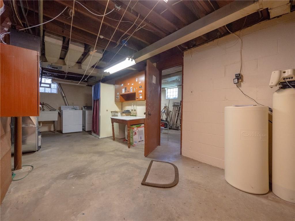 516 Loretto Road Pittsburgh, PA 15217 - Photo 25 of 25 Clean dry basement includes water purification system.