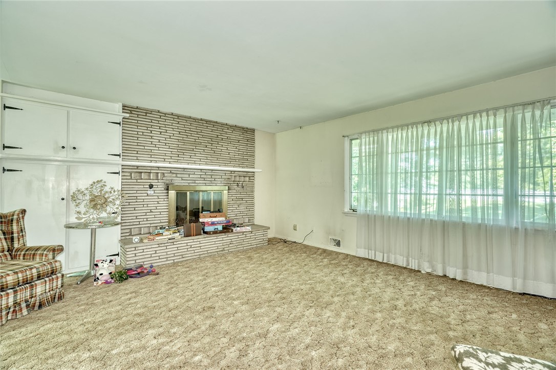 296 Kirk Road Greece, NY 14612 - Photo 6 of 46