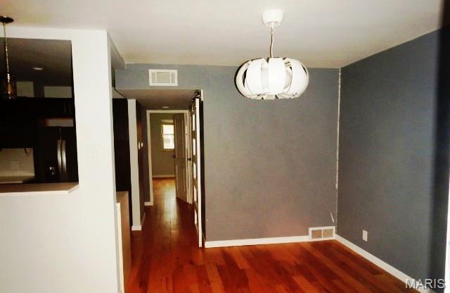4 Delcrest Court, Unit 201 St. Louis, MO 63124 - Photo 4 of 11