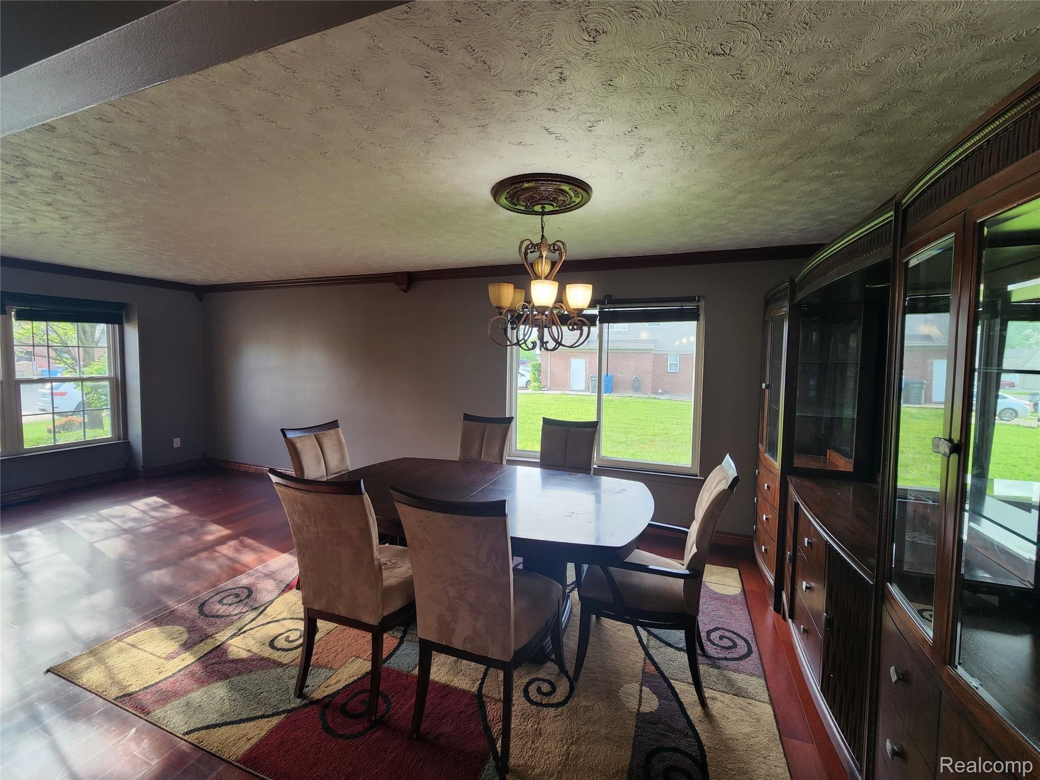 313 Cherry Lane Inkster, MI 48141 - Photo 9 of 32 20220523_184547.jpg