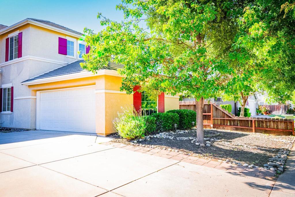 3005 Litt Road Modesto, CA 95355 - Photo 5 of 53 a front view of a house with a yard