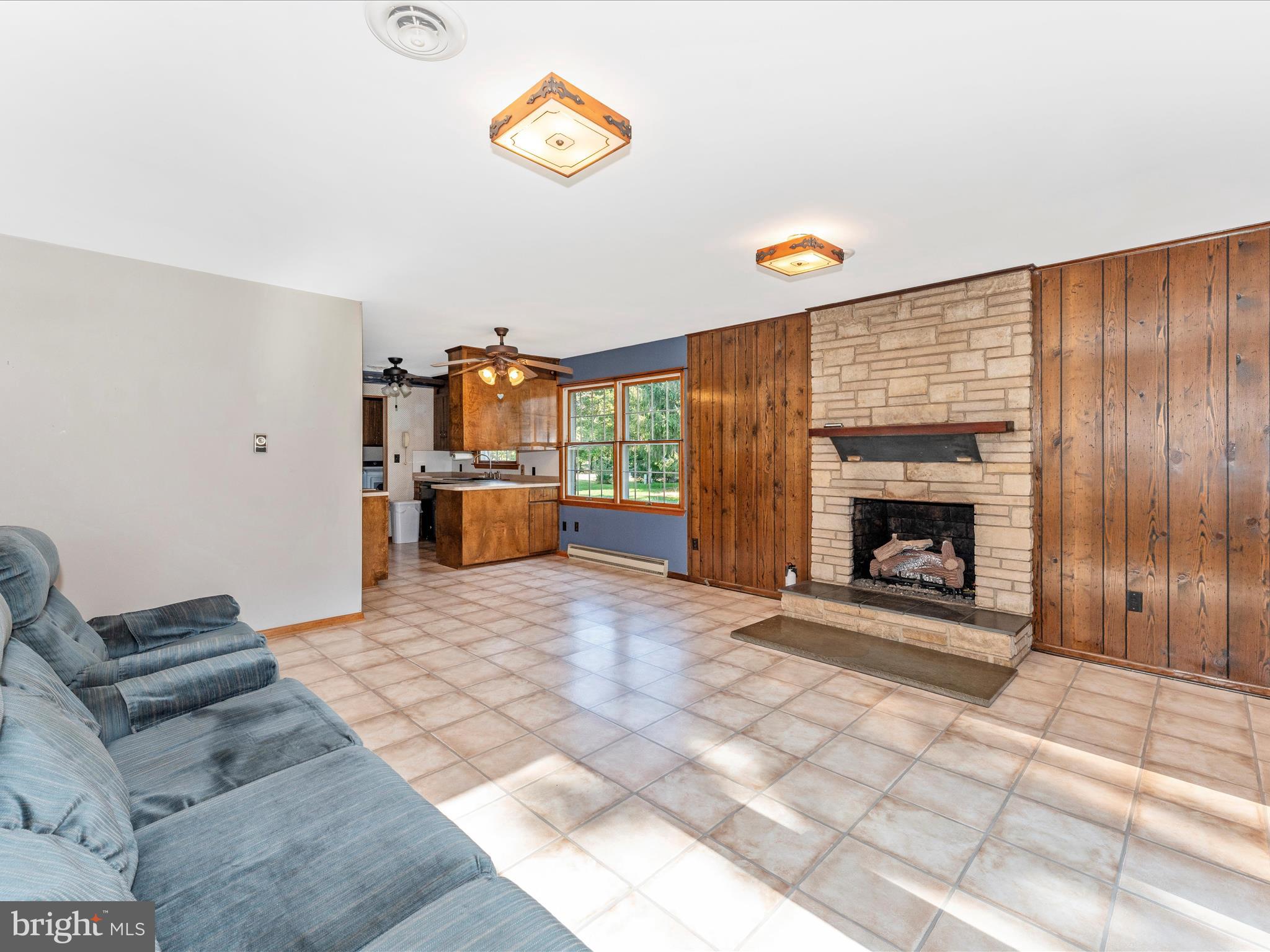 13535 John Kline Road Smithsburg, MD 21783 - Photo 21 of 69 Family Room