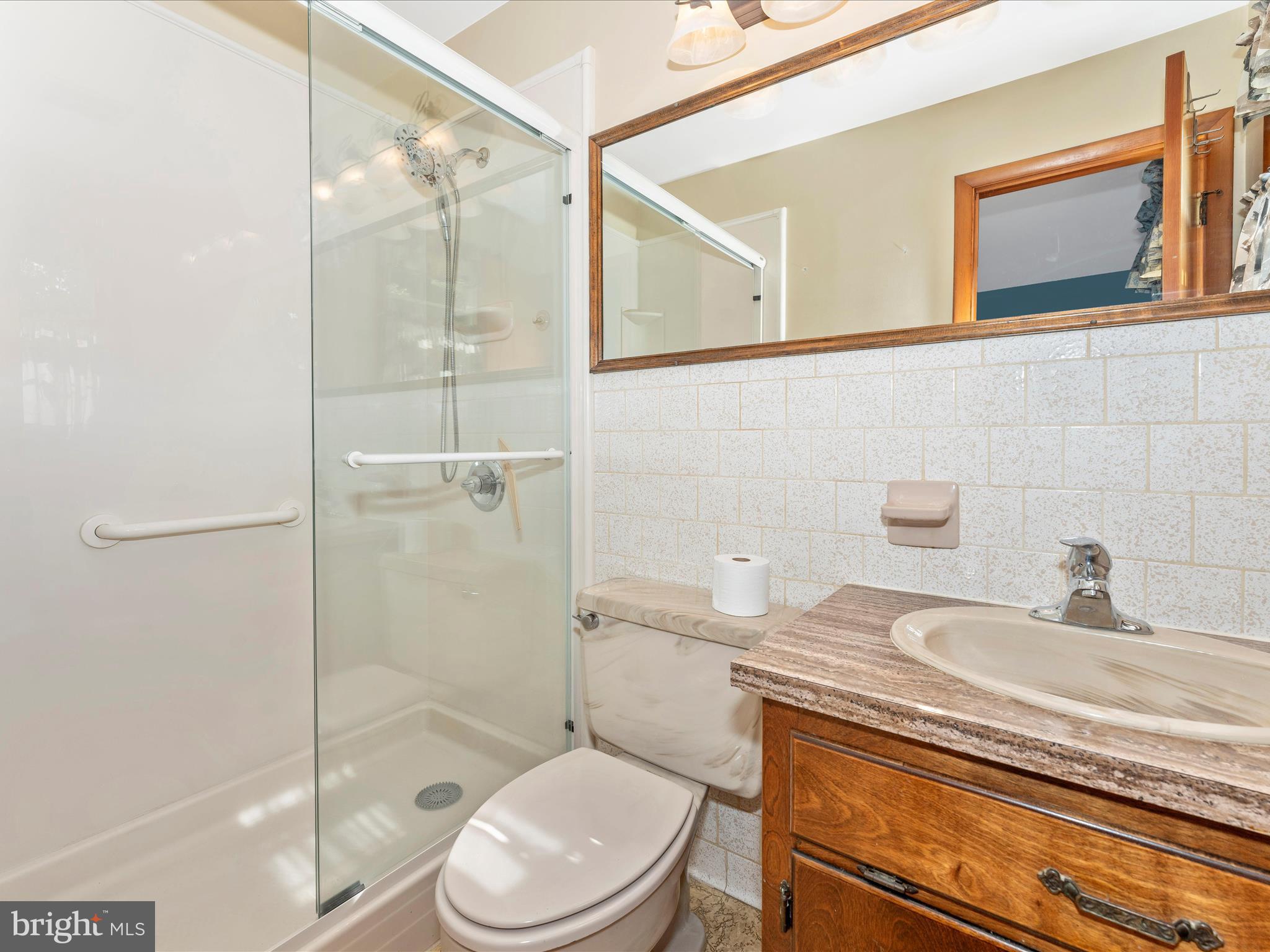 13535 John Kline Road Smithsburg, MD 21783 - Photo 27 of 69 Primary Bathroom