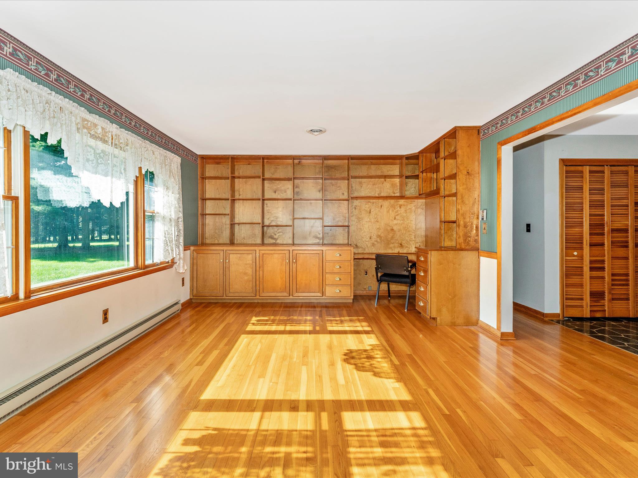 13535 John Kline Road Smithsburg, MD 21783 - Photo 6 of 69 Living Room