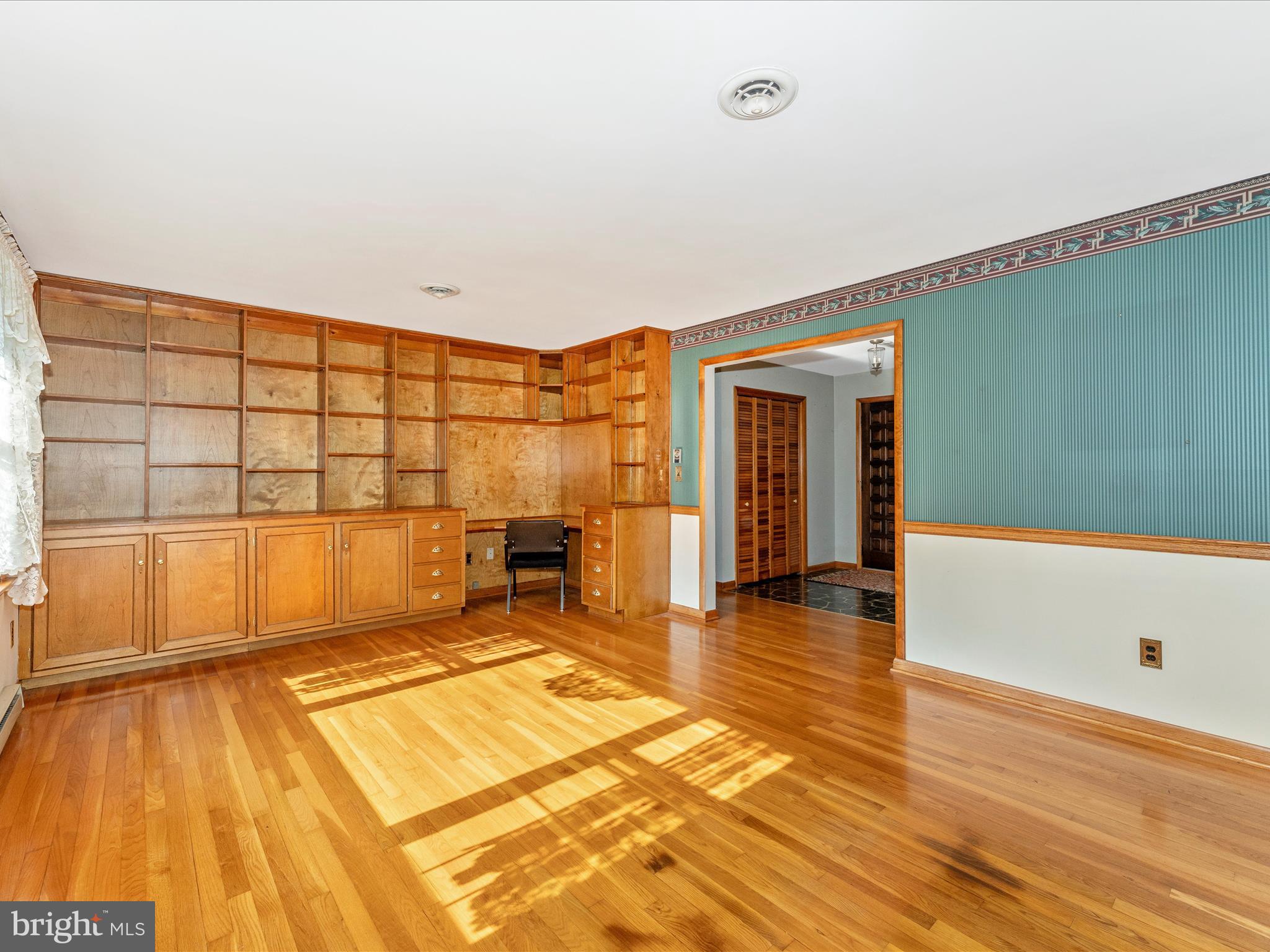 13535 John Kline Road Smithsburg, MD 21783 - Photo 7 of 69 Living Room