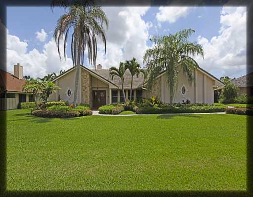 11 Rabbits Run Palm Beach Gardens, FL 33418 - Photo 1 of 16 Primary Photo