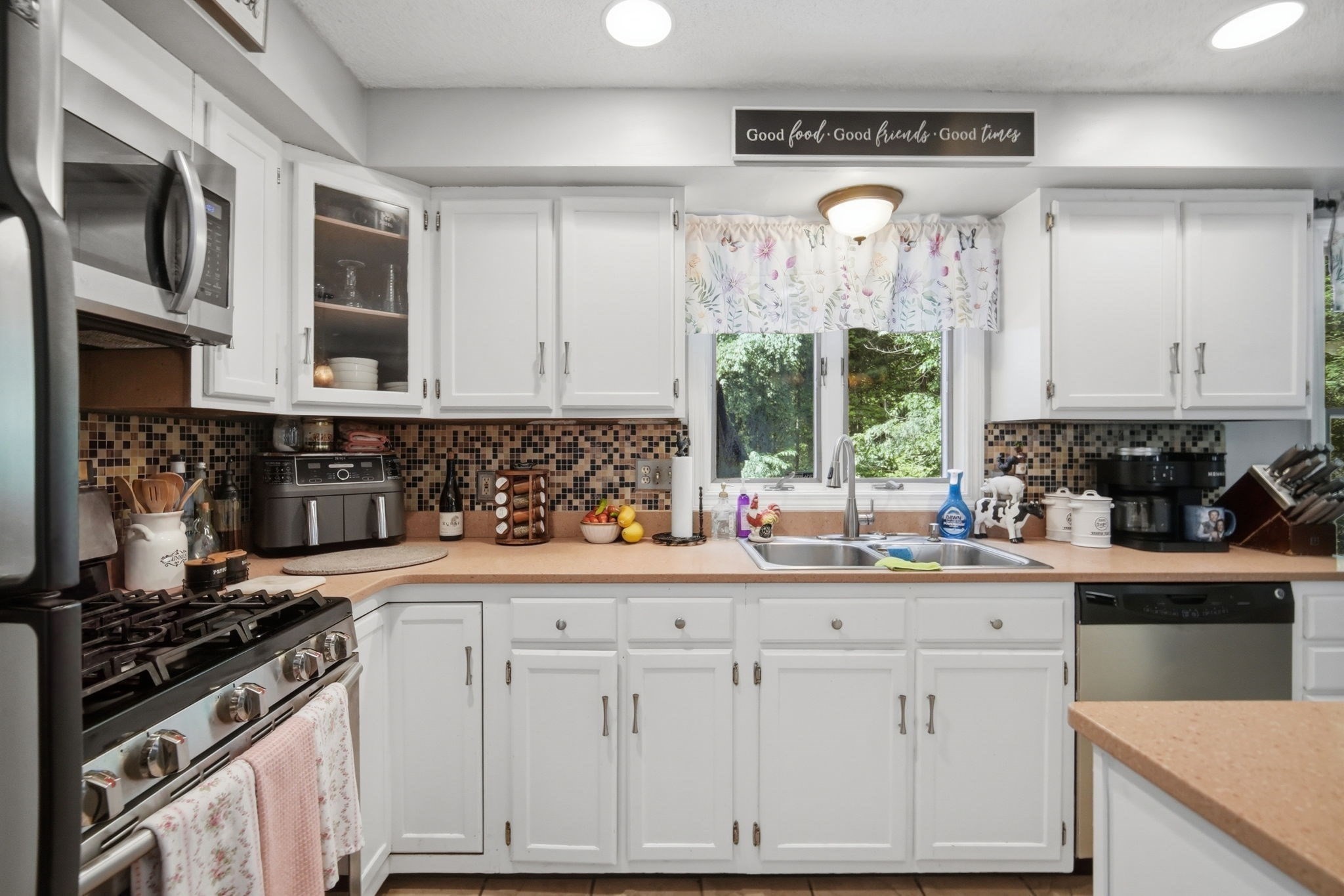 19 Stephanie Circle Springfield, MA 01129 - Photo 23 of 41 Gallery Image 23