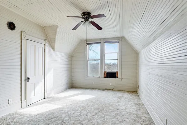 $349,900 | 200 South Colorado Street, Whitney, TX 76692