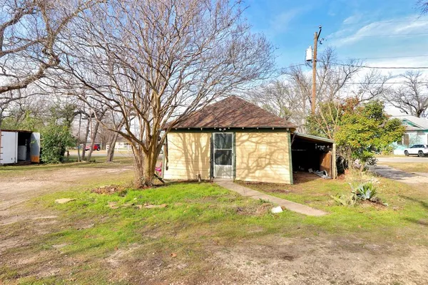 $349,900 | 200 South Colorado Street, Whitney, TX 76692