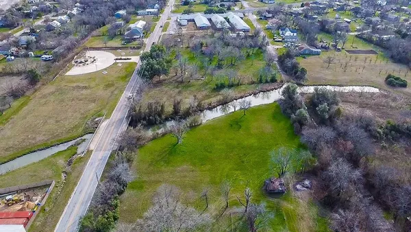 $349,900 | 200 South Colorado Street, Whitney, TX 76692