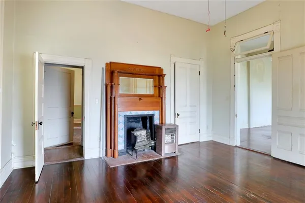 $349,900 | 200 South Colorado Street, Whitney, TX 76692