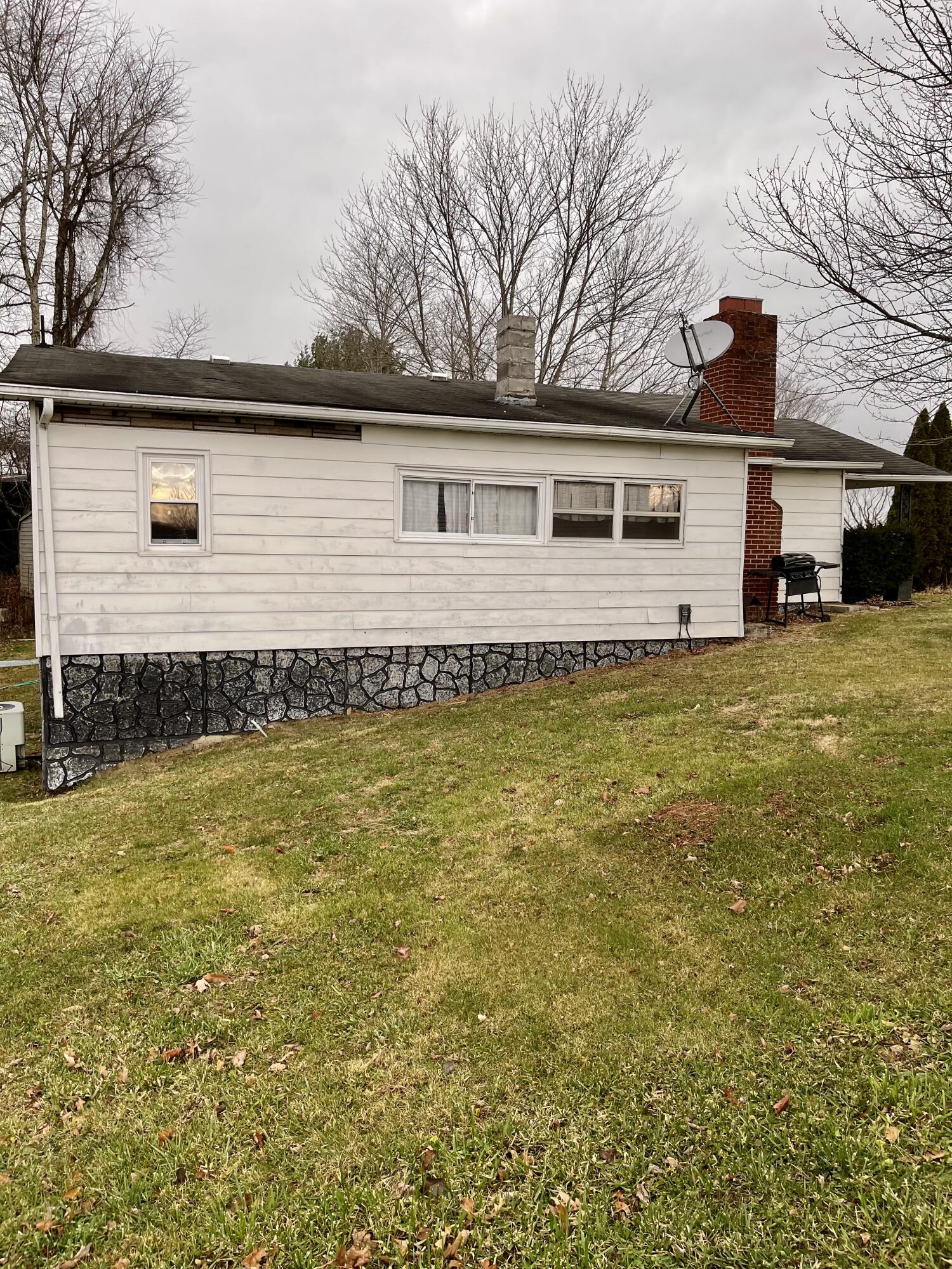 13648 Herald Road Coeburn, VA 24230 - Photo 5 of 13 A12D2B22-982D-4CD9-8A84-AEA7172E0529