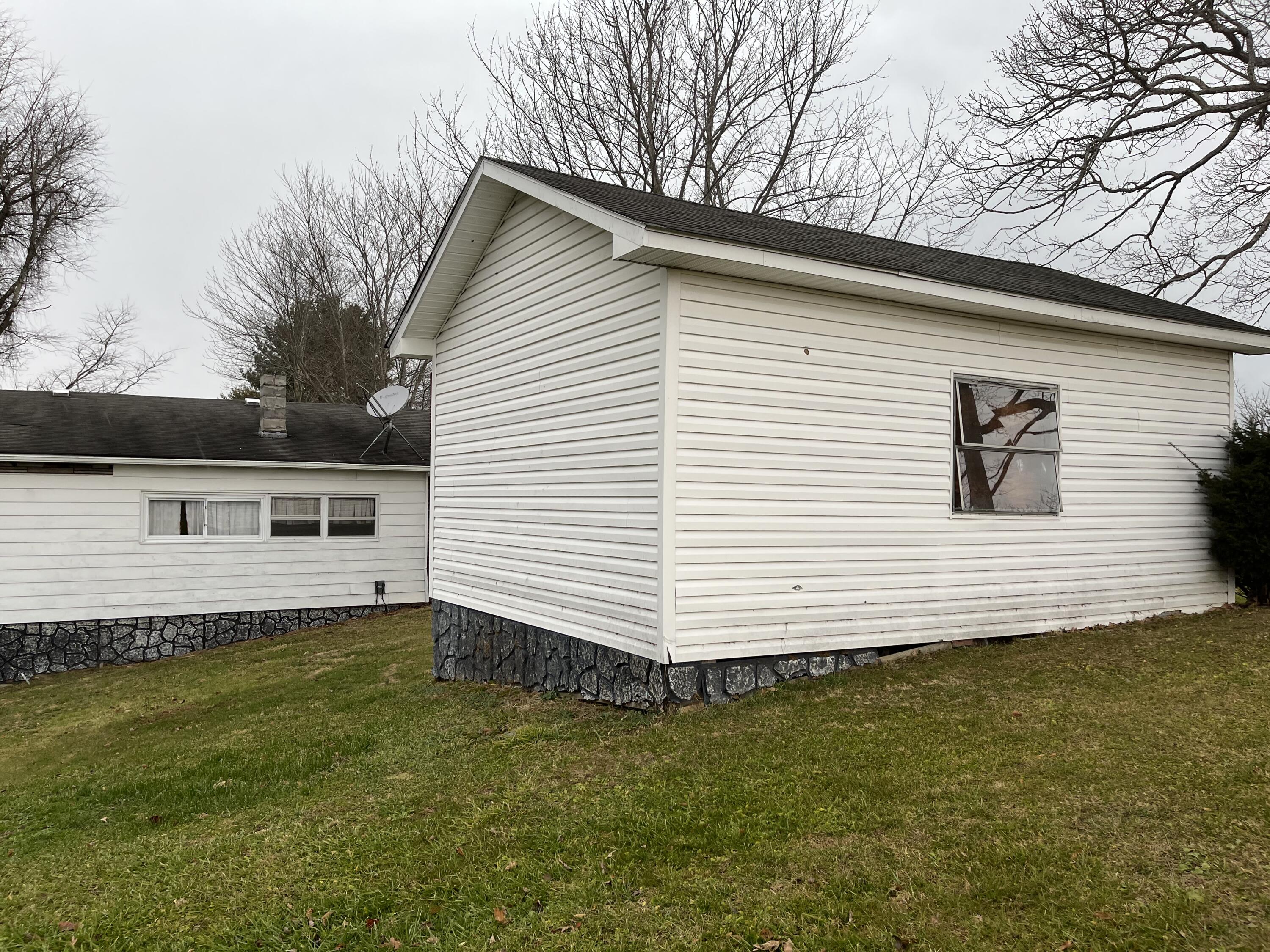 13648 Herald Road Coeburn, VA 24230 - Photo 7 of 13 D6BBF39A-DB0D-4C7D-922B-FACE6EB9F0F8