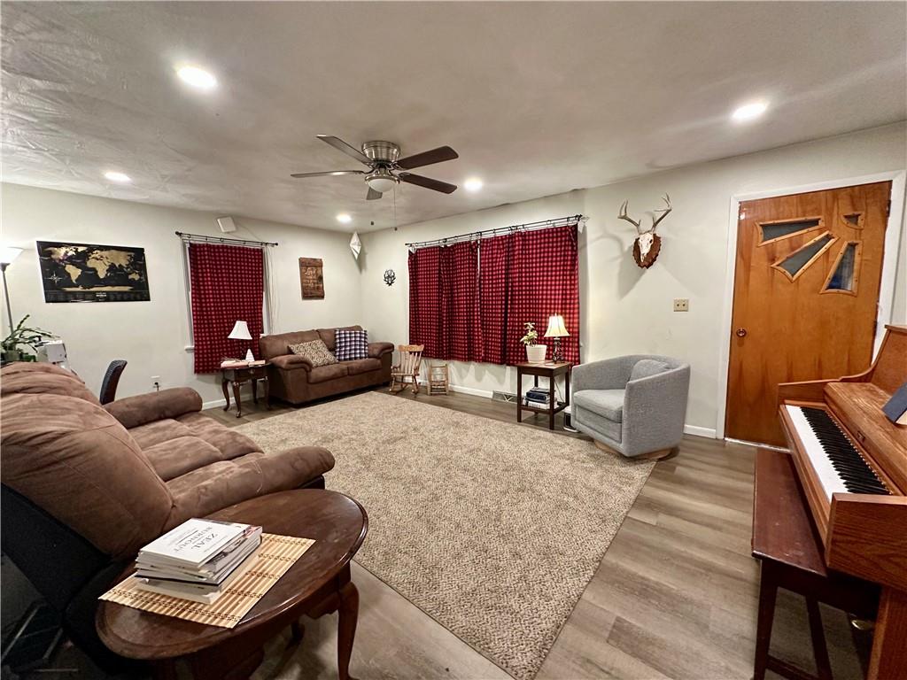 1800 Oneida Valley Road Karns City, PA 16041 - Photo 4 of 20