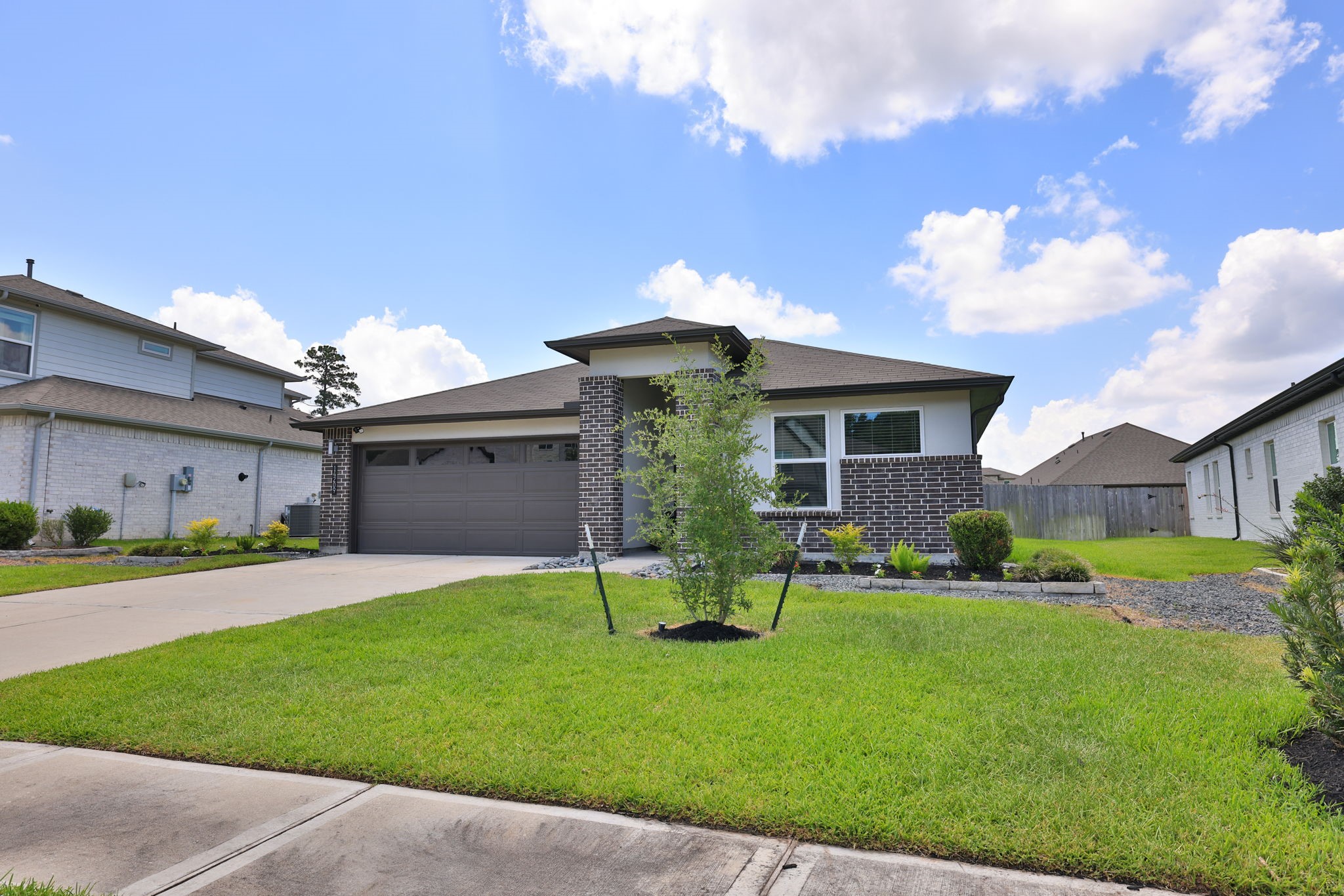 14209 Silver Maple Court Conroe, TX 77384 - Photo 3 of 38