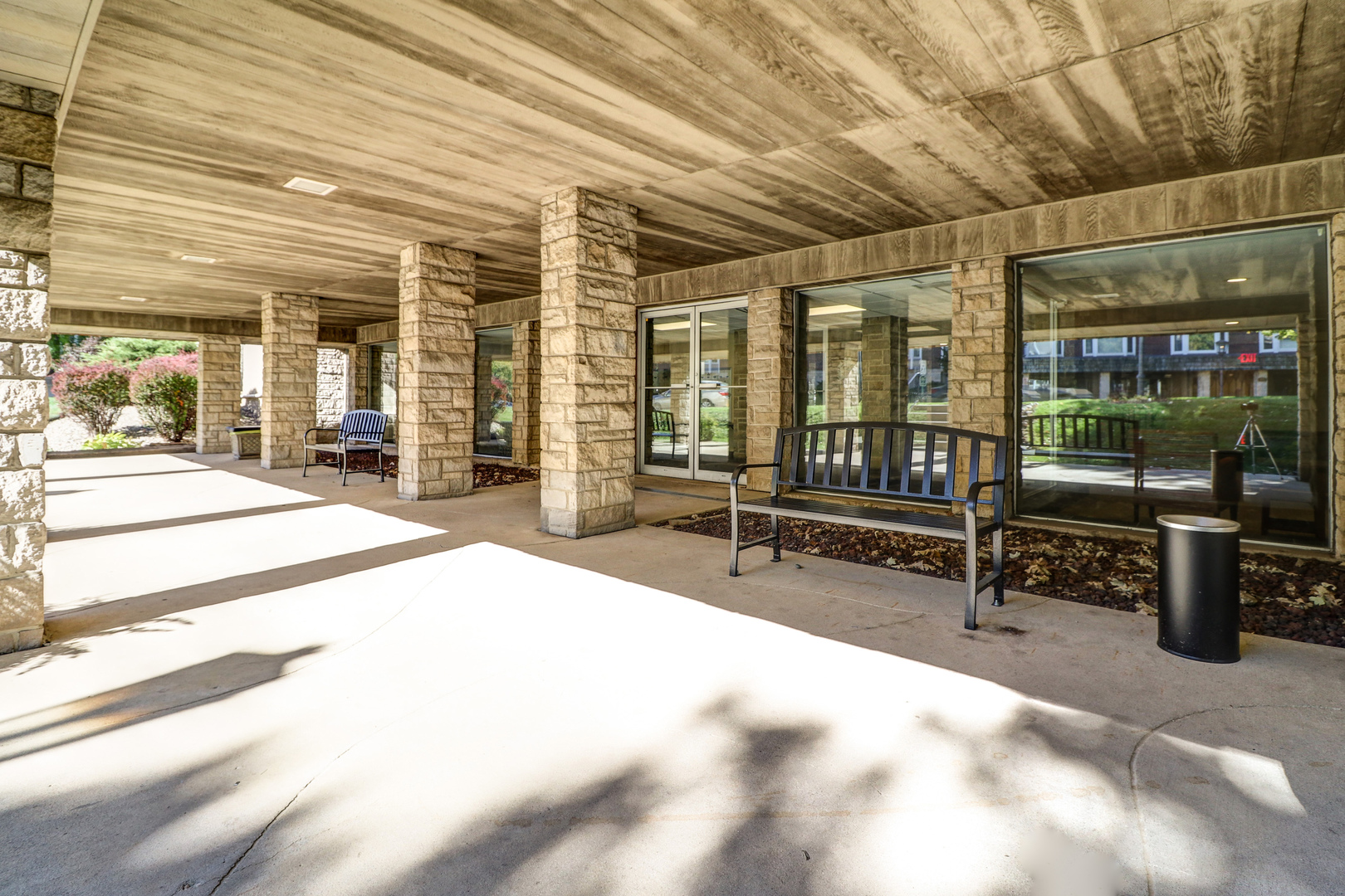 200 Thames Parkway, Unit 2L Park Ridge, IL 60068 - Photo 3 of 24
