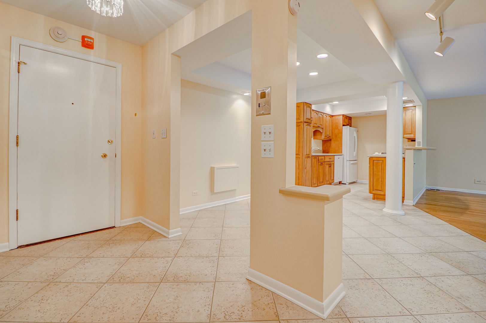 200 Thames Parkway, Unit 2L Park Ridge, IL 60068 - Photo 5 of 24