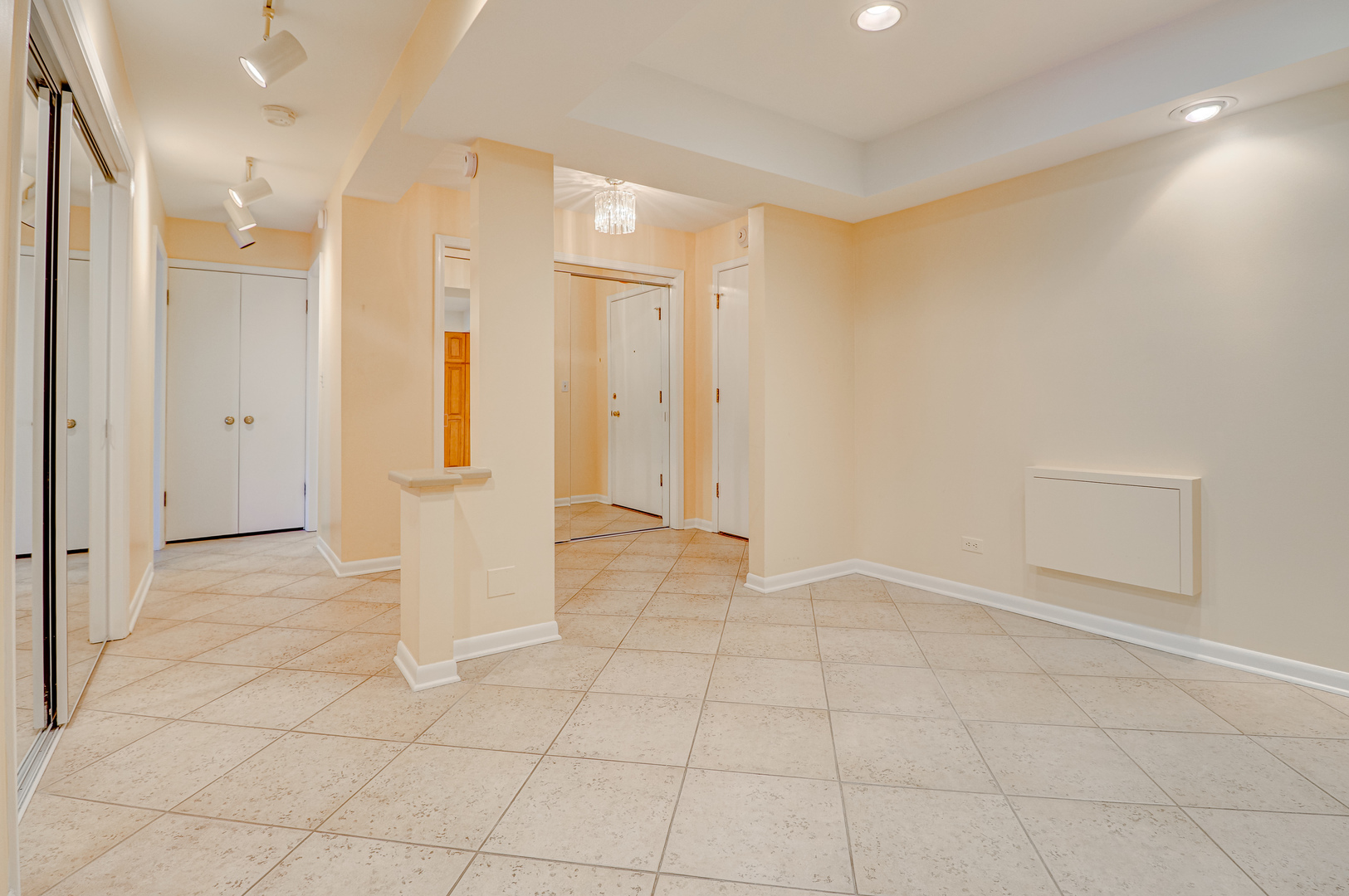 200 Thames Parkway, Unit 2L Park Ridge, IL 60068 - Photo 6 of 24