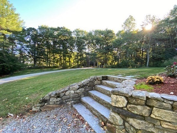 48 Healdville Road Hubbardston, MA 01452 - Photo 4 of 41 Gallery Image 4
