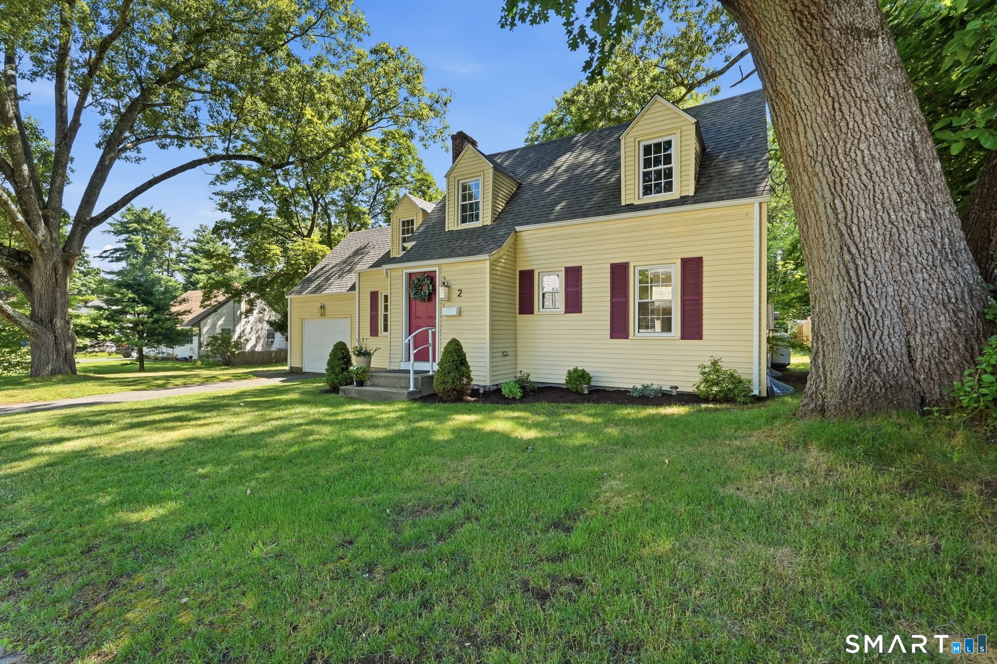 2 Martin Terrace Enfield, CT 06082 - Photo 3 of 32