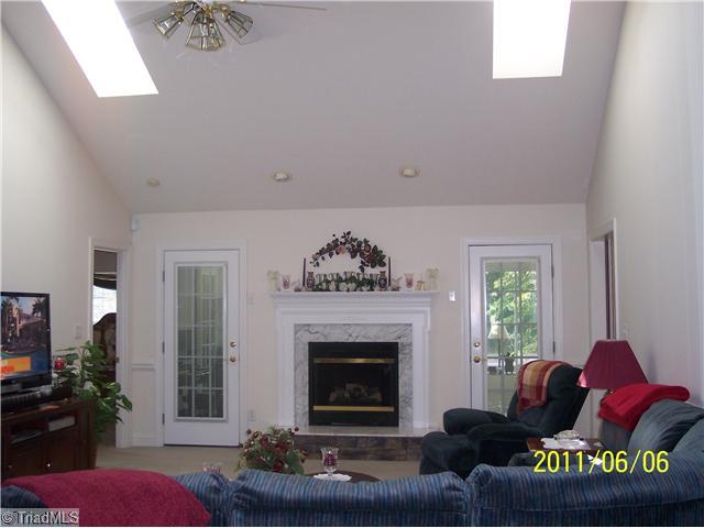 2131 Chestnut St Extension High Point, NC 27262 - Photo 3 of 16 Den/Family/Great Room.
