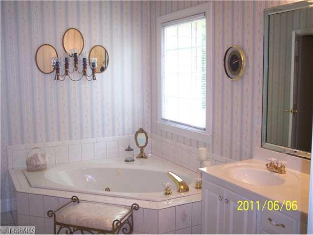 2131 Chestnut St Extension High Point, NC 27262 - Photo 9 of 16 Master Bath/Spa.