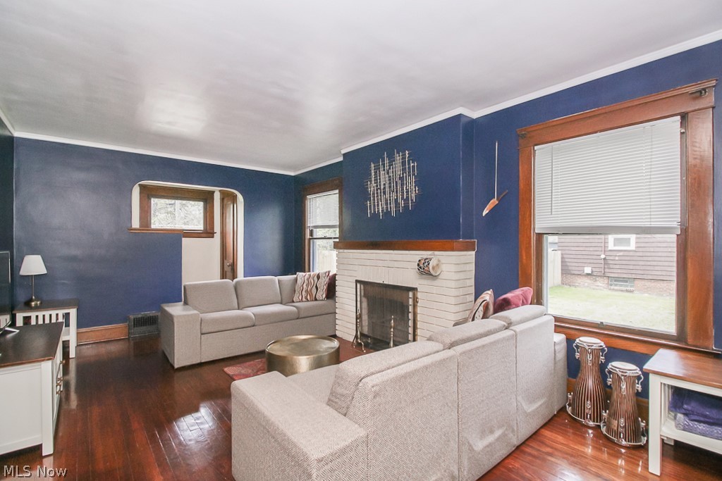 3800 Parkdale Road Cleveland, OH 44121 - Photo 10 of 32