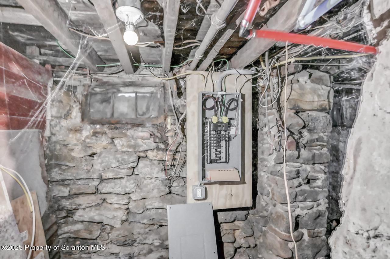 317-319 10th Avenue Scranton, PA 18504 - Photo 37 of 64 a bathroom with a shower