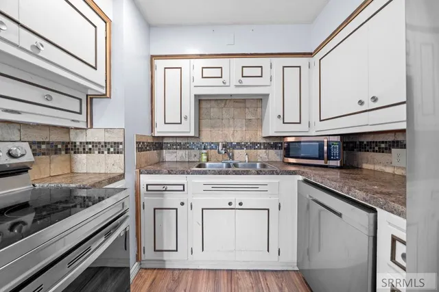 $302,000 | 621 South Cleveland Avenue, Blackfoot, ID 83221