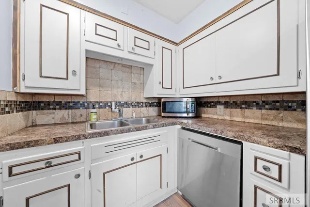 $302,000 | 621 South Cleveland Avenue, Blackfoot, ID 83221