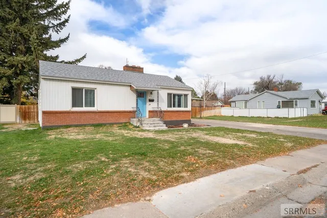 $302,000 | 621 South Cleveland Avenue, Blackfoot, ID 83221