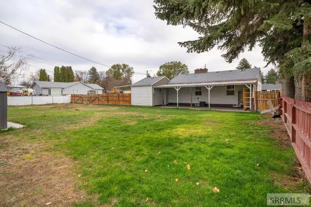 $302,000 | 621 South Cleveland Avenue, Blackfoot, ID 83221