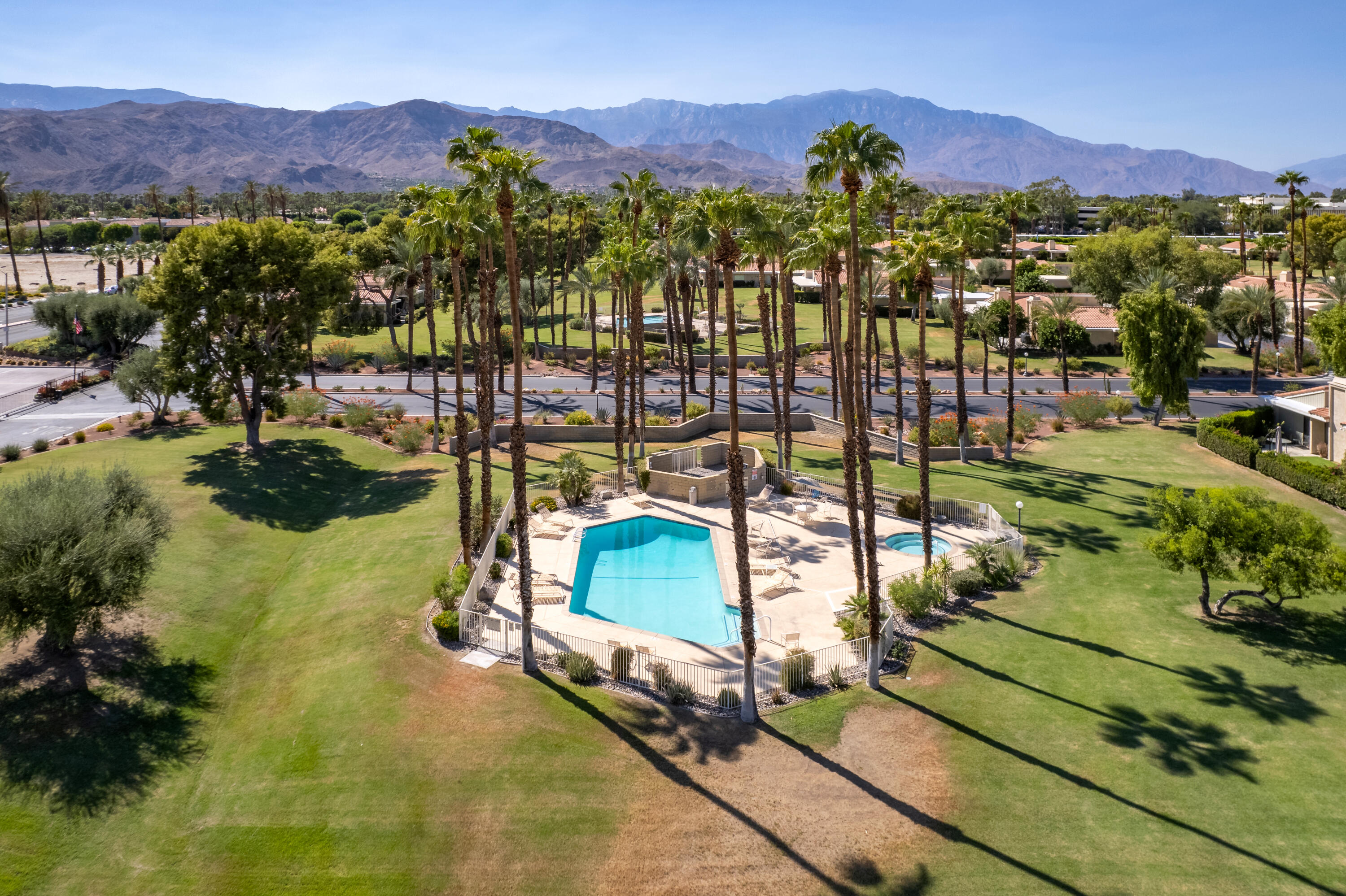 72380 Rodeo Way Rancho Mirage, CA 92270 - Photo 7 of 38 Photo-7