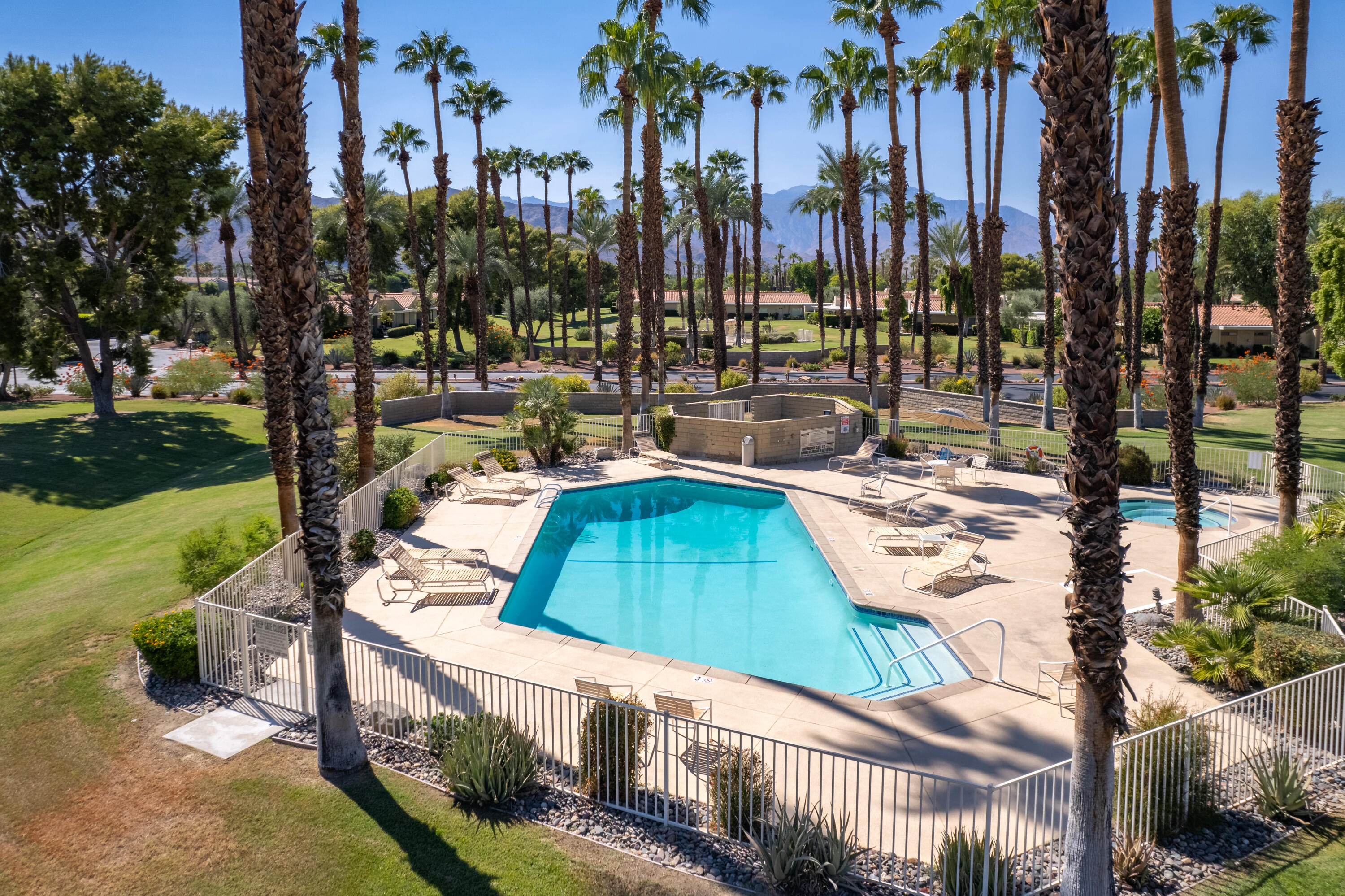 72380 Rodeo Way Rancho Mirage, CA 92270 - Photo 8 of 38 Photo-8
