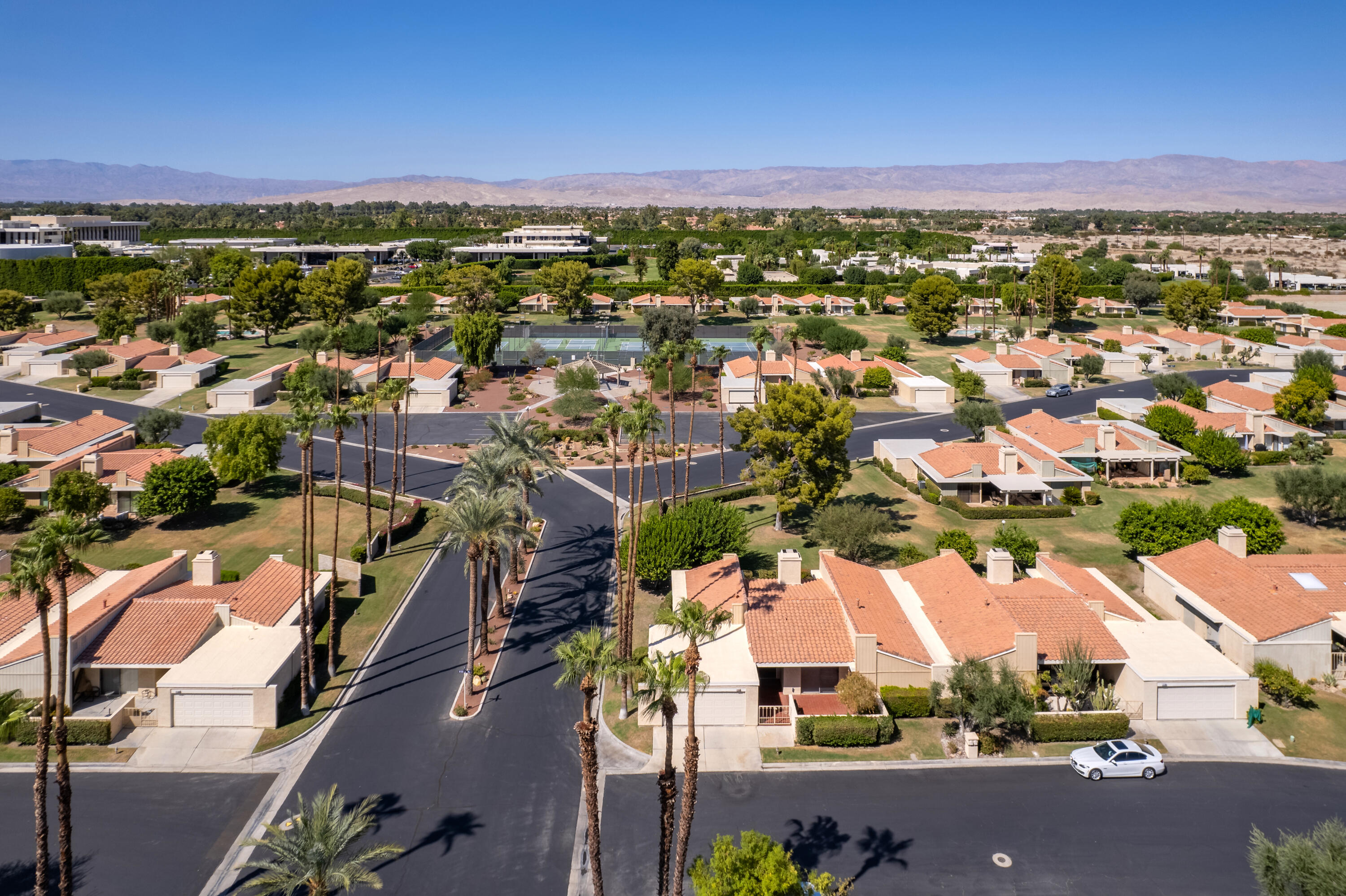 72380 Rodeo Way Rancho Mirage, CA 92270 - Photo 10 of 38 Photo-10