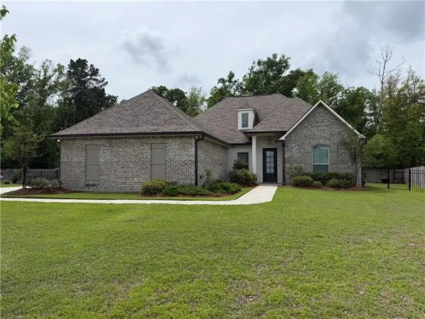 $465,000 | 343 Saw Grass Loop, Covington, LA 70435