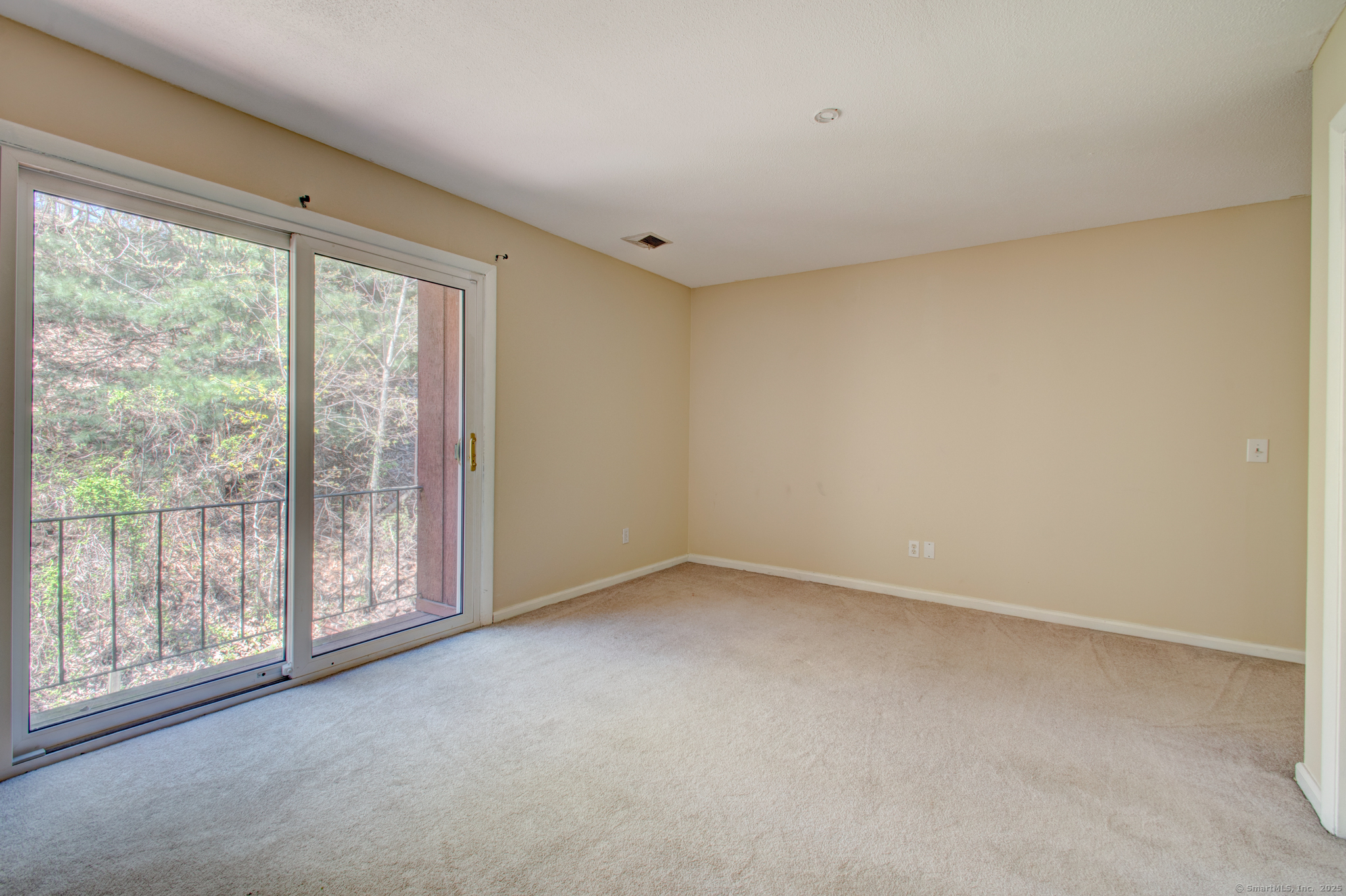 184 Gravel Street, Unit 26 Meriden, CT 06450 - Photo 20 of 27 a view of a big room with window