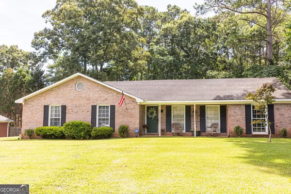 $279,900 | 500 Camelot Drive, LaGrange, GA 30241
