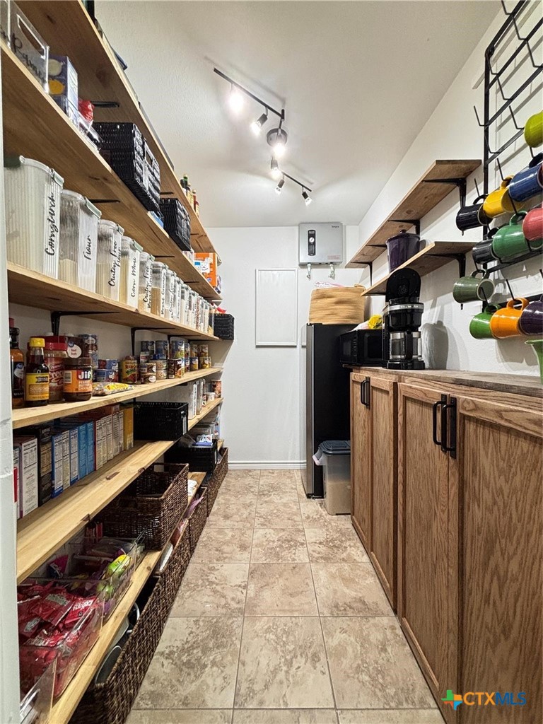 509 Seakist Road Port Lavaca, TX 77979 - Photo 34 of 48 Barndo Butler Pantry