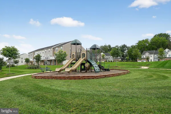 a view of outdoor space yard and deck
