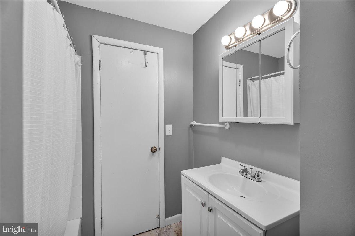 18 Henry Road Gibbsboro, NJ 08026 - Photo 15 of 26 Bathroom