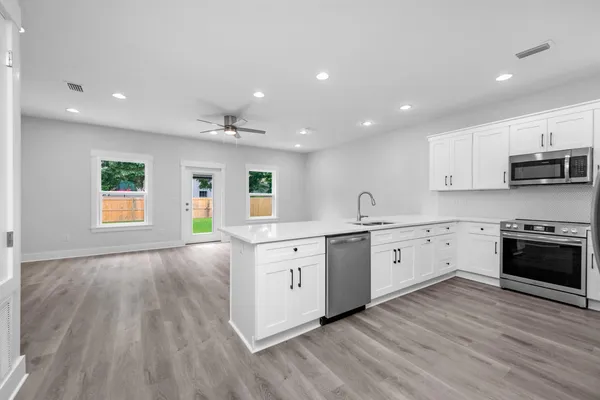$2,250 | 30 Harbeson Avenue Northeast, Fort Walton Beach, FL 32548