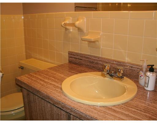 118 Ruth Place Belle Vernon, PA 15012 - Photo 10 of 16 Full Bath.