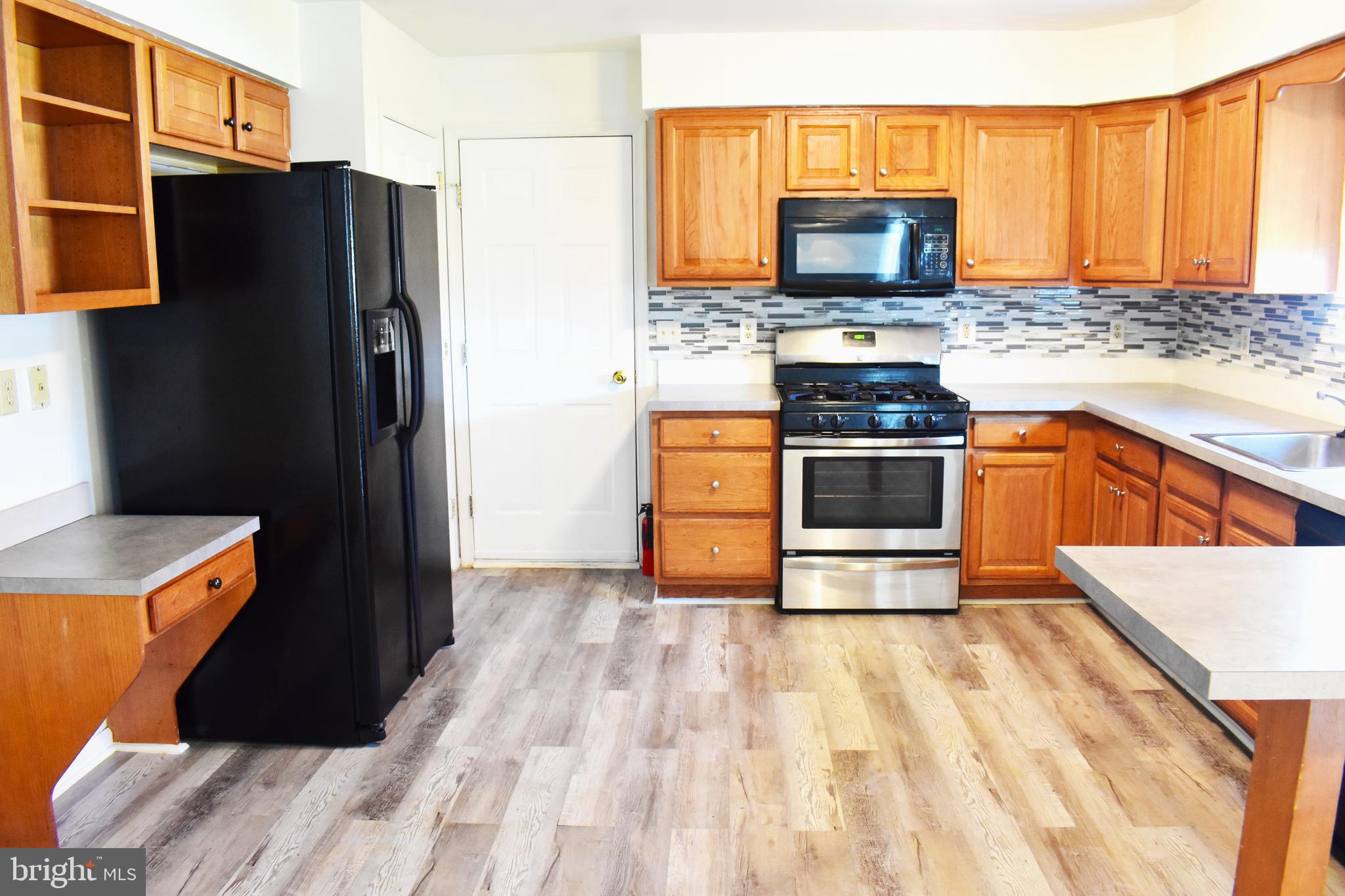 139 Quiet Road Sicklerville, NJ 08081 - Photo 5 of 34