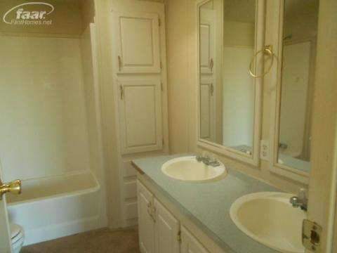 8490 Farrand Road Montrose, MI 48457 - Photo 11 of 17 20145091-10.JPG