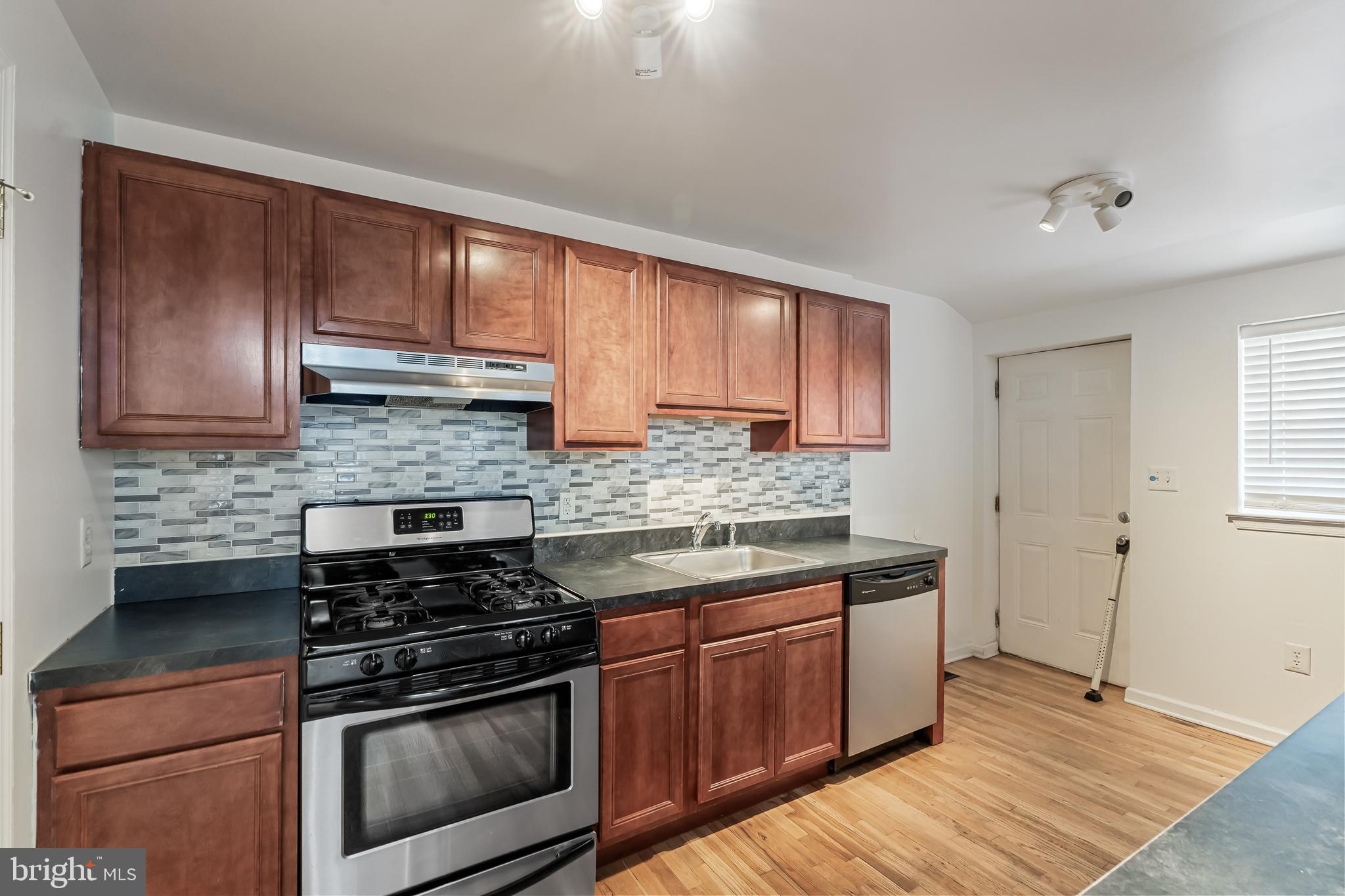 1552 Collings Road Camden, NJ 08104 - Photo 11 of 26 Kitchen