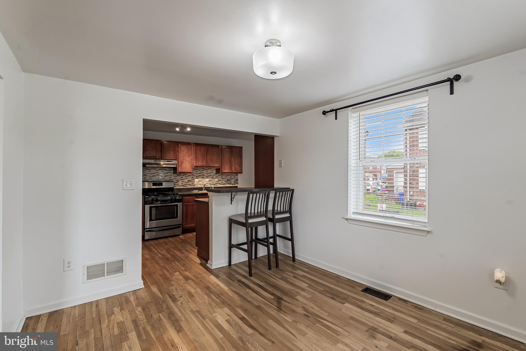 1552 Collings Road Camden, NJ 08104 - Photo 8 of 26 Dinning Area